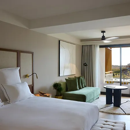 Isla Brown Chania Resort, Curio Collection By Hilton Station touristique Stavrós